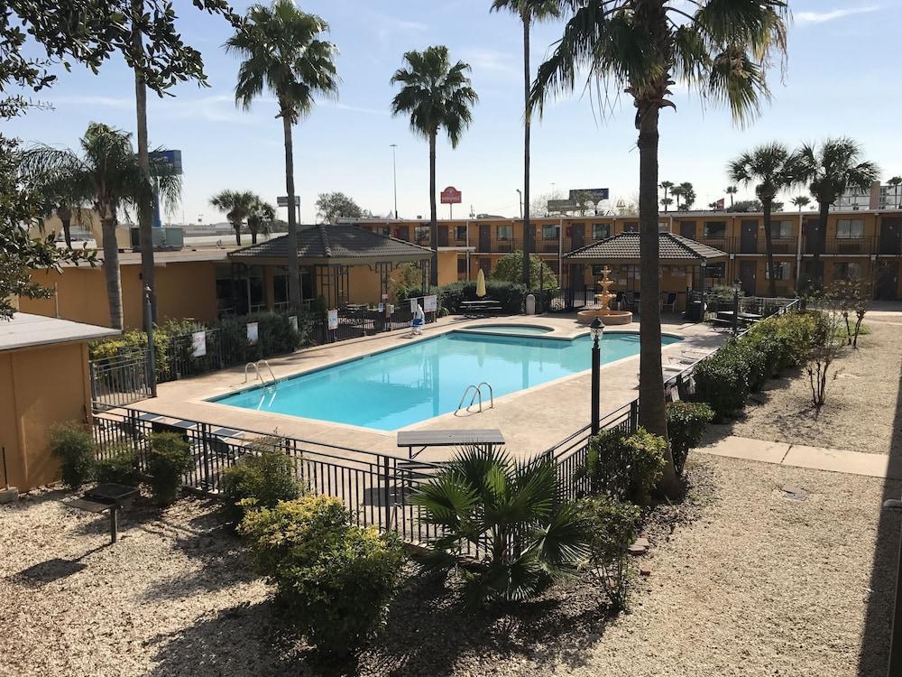Americas Best Value Inn Laredo Exterior foto