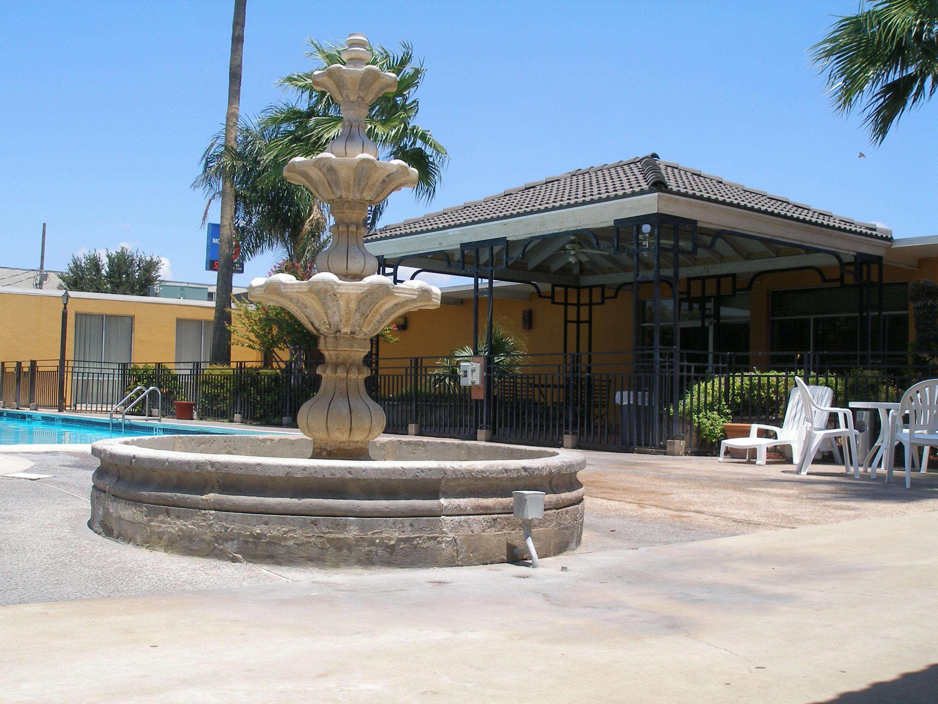 Americas Best Value Inn Laredo Exterior foto